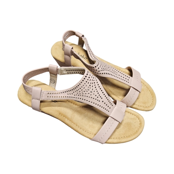 NWOT Cream Boho Sandals with T Strap and Open-Toe Design Size 7.5 - Picture 7 of 8